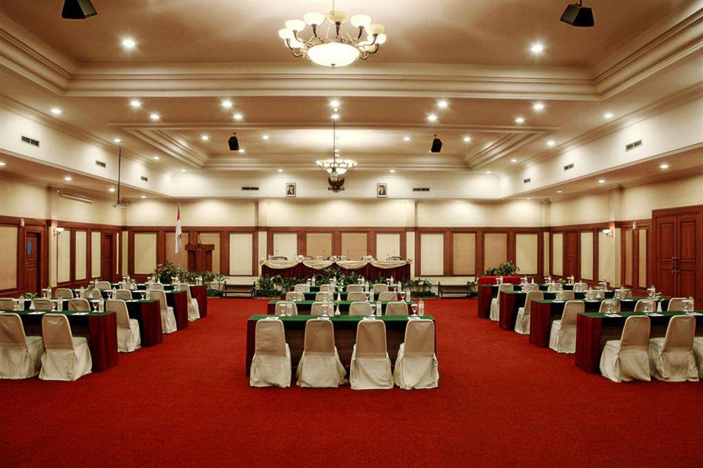 Singgasana Hotel マカッサル エクステリア 写真