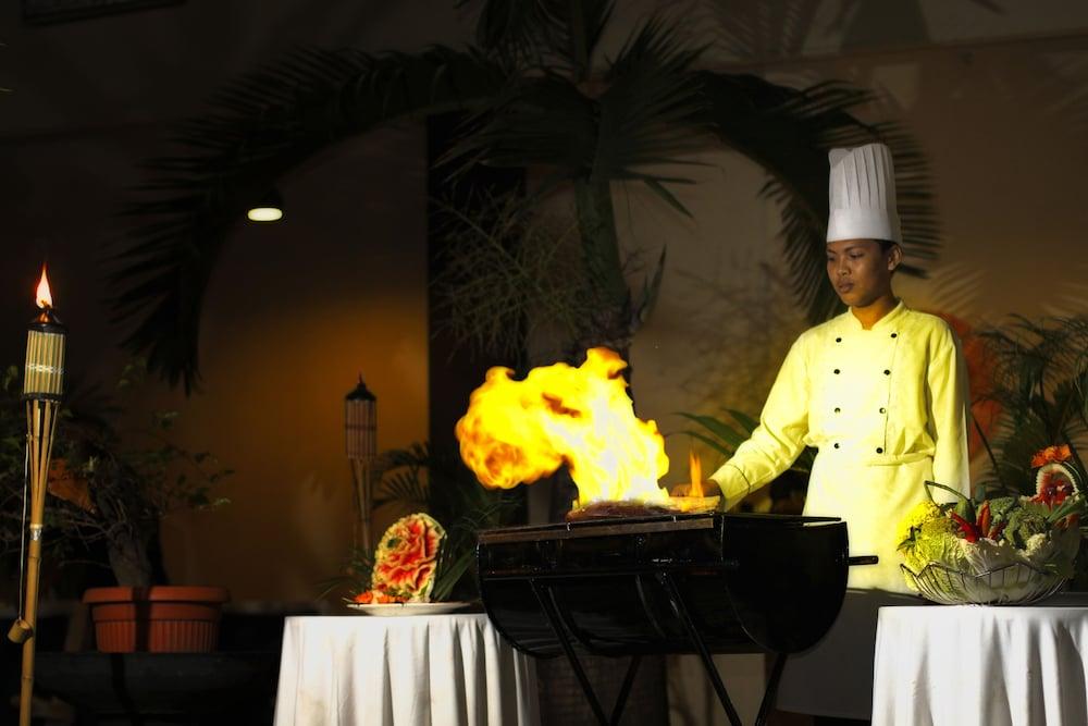 Singgasana Hotel マカッサル エクステリア 写真