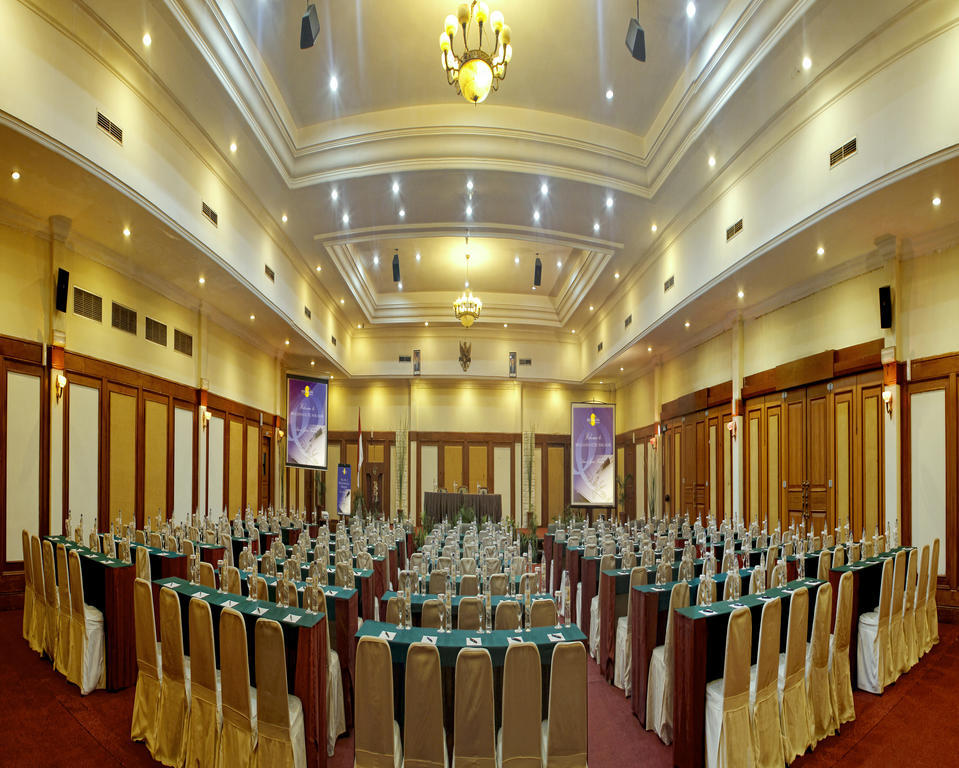 Singgasana Hotel マカッサル エクステリア 写真